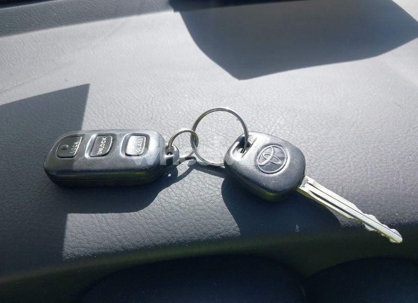 Photo 11 of 2007 Toyota Matrix XR (VIN 2T1KR32E17C665496)