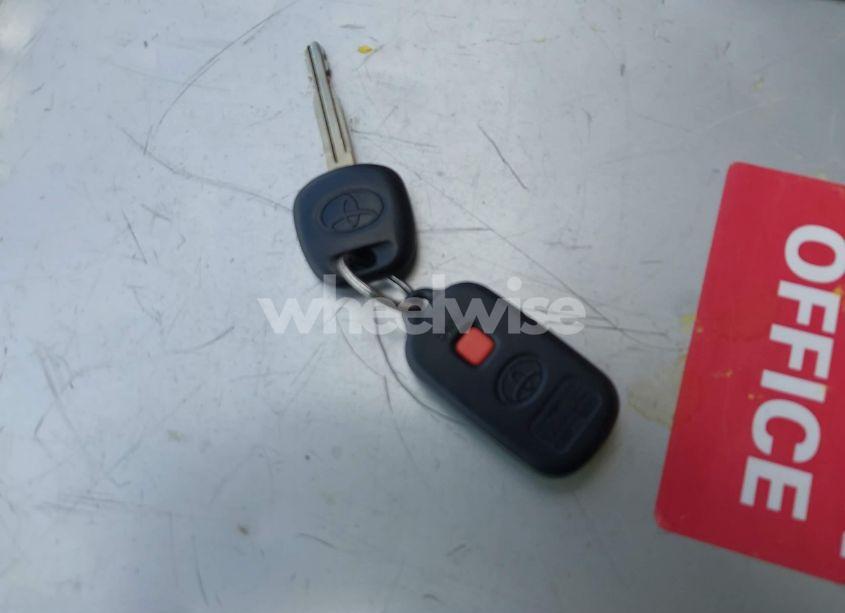 Photo 11 of 2007 Toyota Matrix XR (VIN 2T1KR32E17C667250)