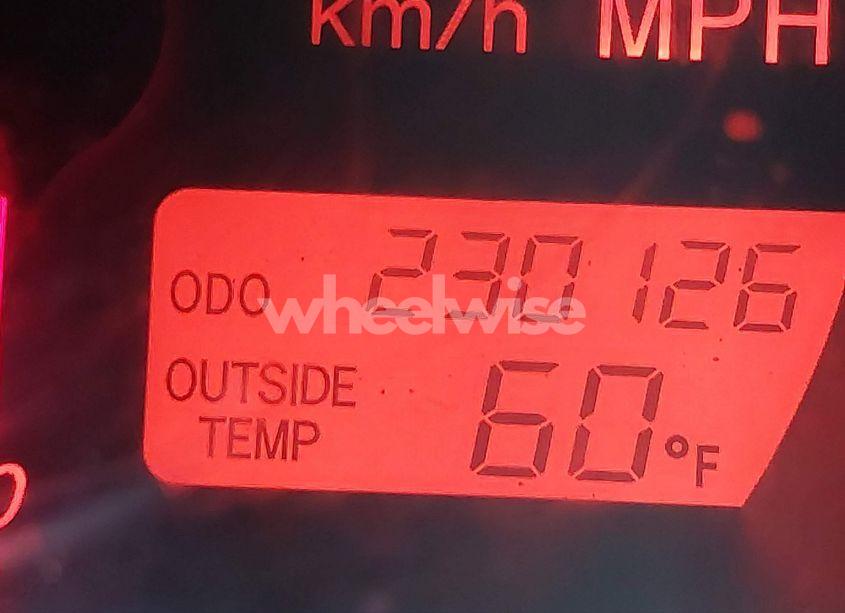 Photo 15 of 2003 Toyota Matrix STANDARD (VIN 2T1KR32E23C085118)