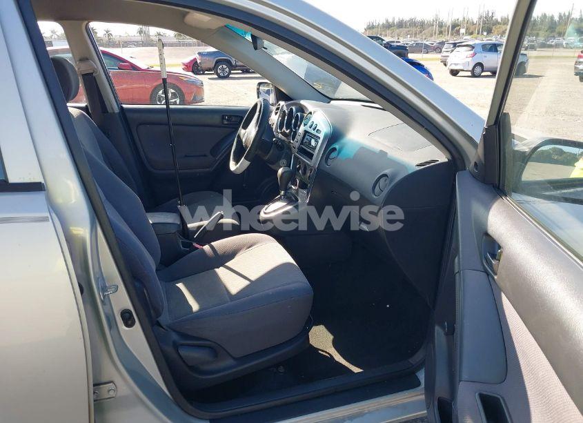 Photo 5 of 2003 Toyota Matrix STANDARD (VIN 2T1KR32E23C085118)