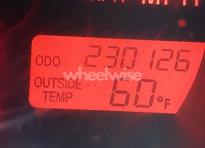 Photo 7 of 2003 Toyota Matrix STANDARD (VIN 2T1KR32E23C085118)