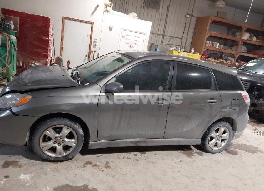 Photo 14 of 2005 Toyota Matrix XR (VIN 2T1KR32E25C368895)