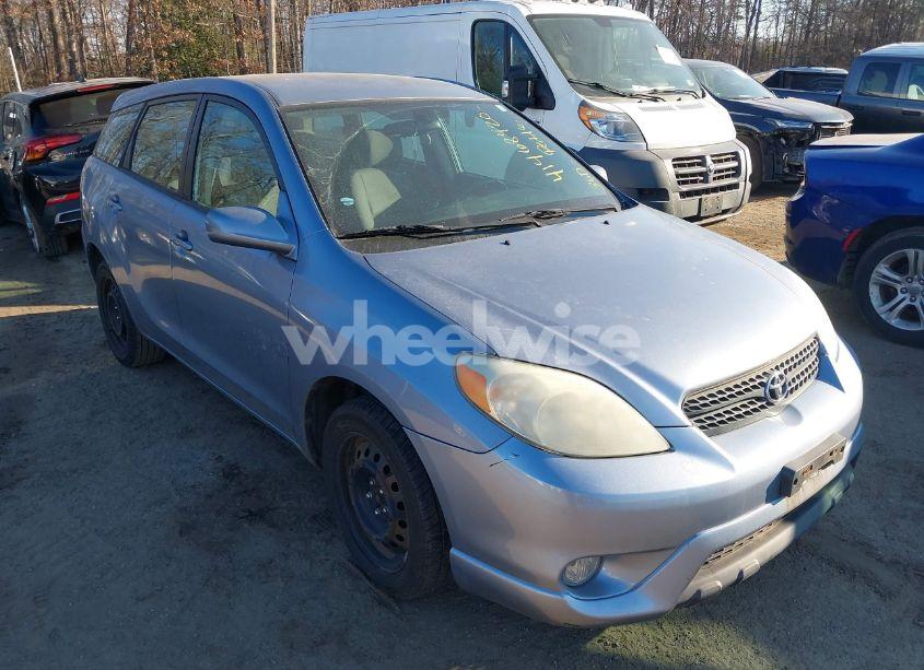 2005 Toyota Matrix XR (VIN 2T1KR32E25C475865) main photo