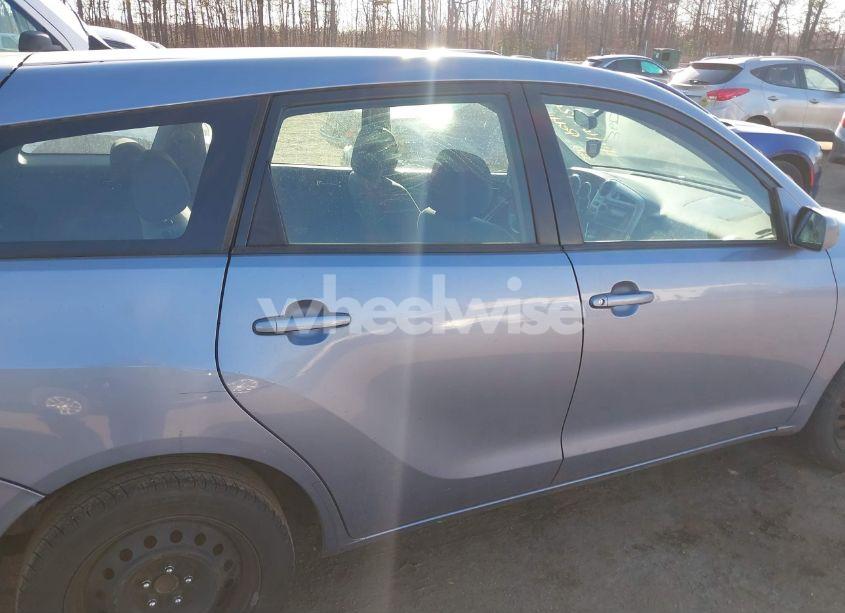 Photo 6 of 2005 Toyota Matrix XR (VIN 2T1KR32E25C475865)