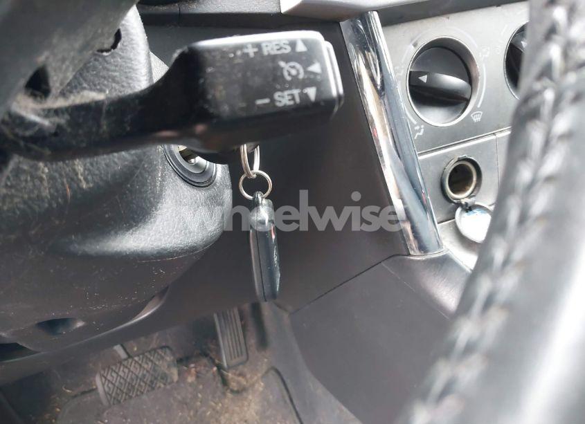 Photo 11 of 2006 Toyota Matrix XR (VIN 2T1KR32E26C596932)