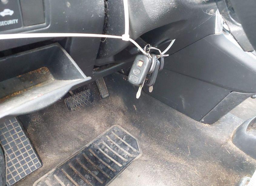 Photo 11 of 2006 Toyota Matrix (VIN 2T1KR32E26C613292)