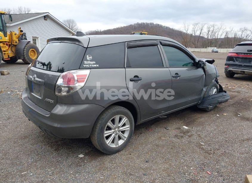 Photo 4 of 2007 Toyota Matrix (VIN 2T1KR32E27C645693)
