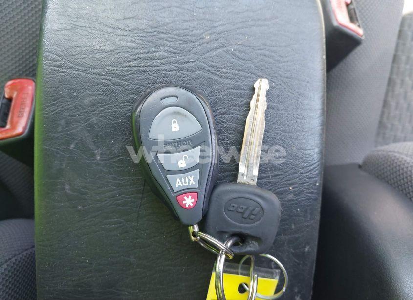 Photo 11 of 2008 Toyota Matrix (VIN 2T1KR32E28C700113)