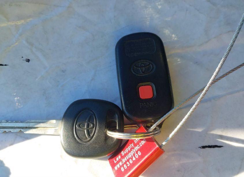 Photo 11 of 2008 Toyota Matrix (VIN 2T1KR32E28C711967)