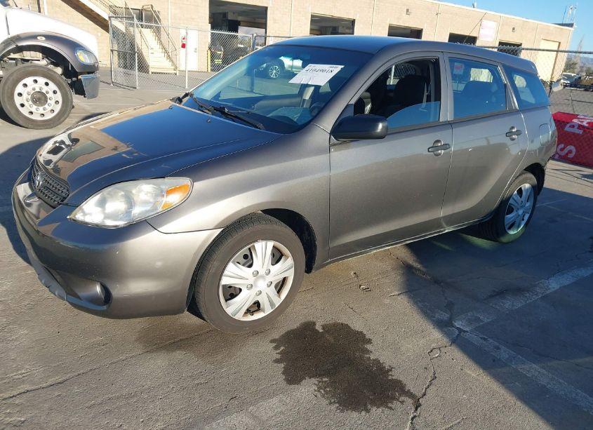 Photo 2 of 2008 Toyota Matrix (VIN 2T1KR32E28C711967)