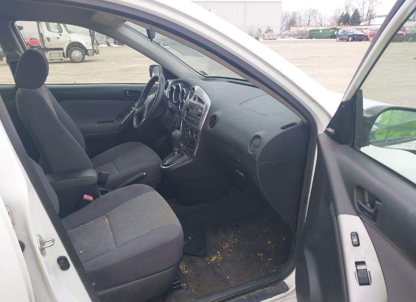 Photo 5 of 2006 Toyota Matrix (VIN 2T1KR32E36C561946)