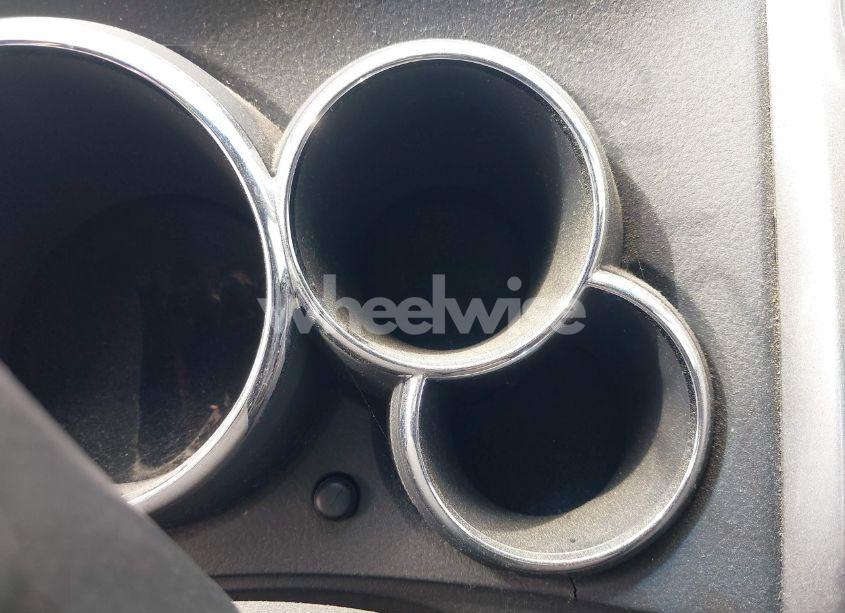 Photo 13 of 2007 Toyota Matrix XR (VIN 2T1KR32E37C667542)