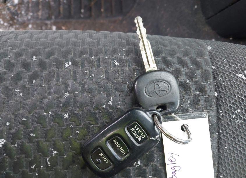 Photo 11 of 2007 Toyota Matrix (VIN 2T1KR32E37C670148)