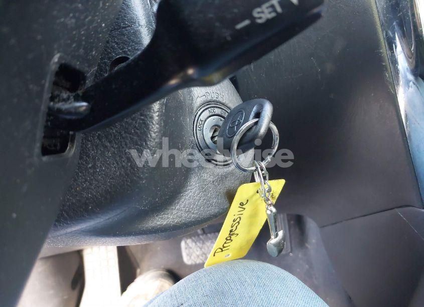 Photo 11 of 2007 Toyota Matrix XR (VIN 2T1KR32E37C680405)