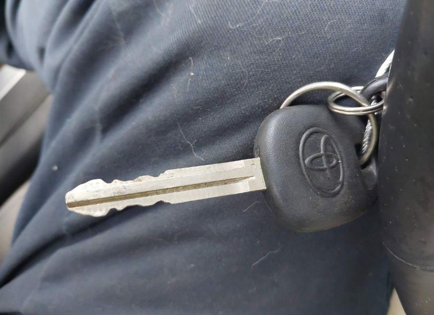 Photo 11 of 2008 Toyota Matrix XR (VIN 2T1KR32E48C693326)