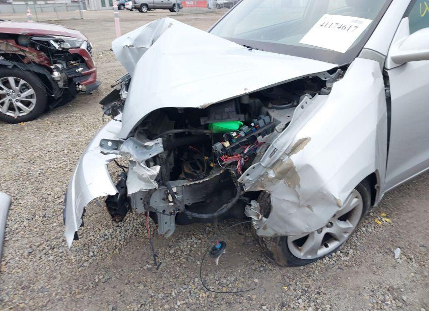 Photo 13 of 2008 Toyota Matrix XR (VIN 2T1KR32E48C693326)