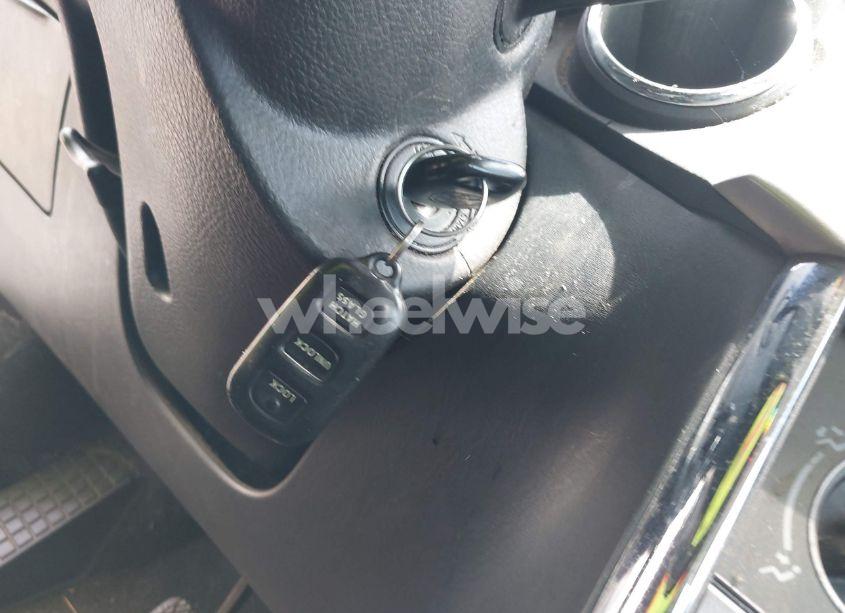 Photo 11 of 2007 Toyota Matrix (VIN 2T1KR32E57C680535)
