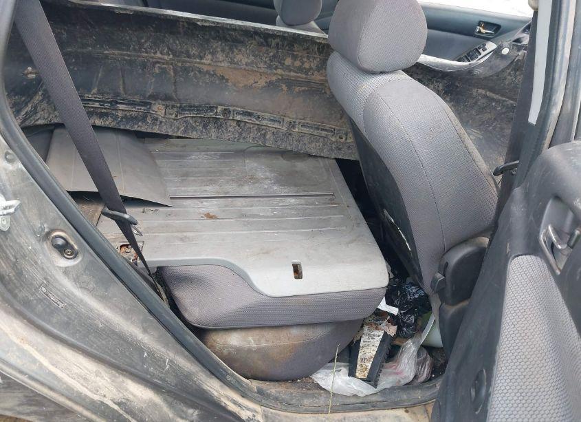 Photo 8 of 2005 Toyota Matrix XR (VIN 2T1KR32E65C369886)