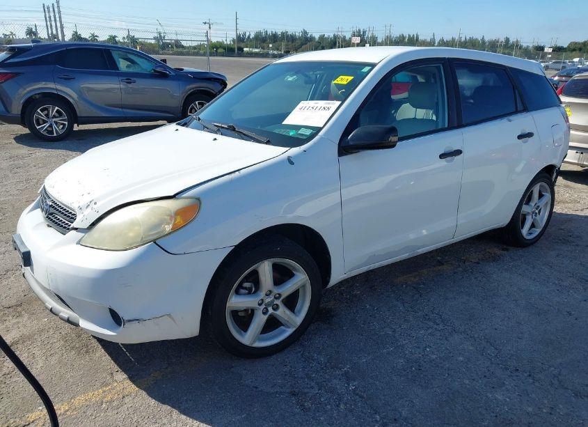 Photo 2 of 2005 Toyota Matrix (VIN 2T1KR32E75C552391)