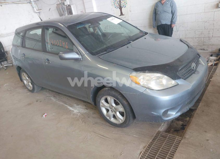 2007 Toyota Matrix XR (VIN 2T1KR32E77C677247) main photo