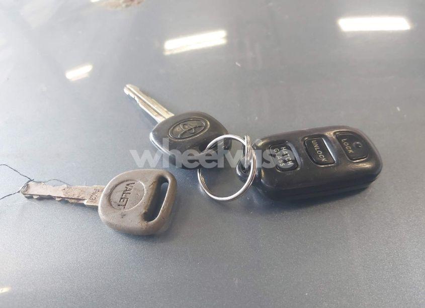 Photo 11 of 2007 Toyota Matrix XR (VIN 2T1KR32E77C677247)