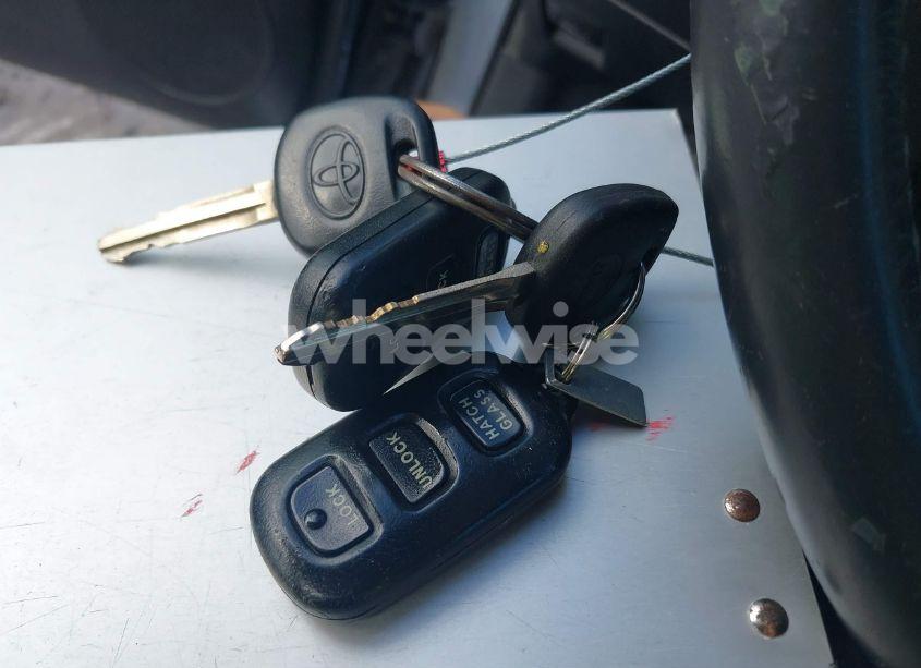 Photo 11 of 2008 Toyota Matrix XR (VIN 2T1KR32E78C701418)