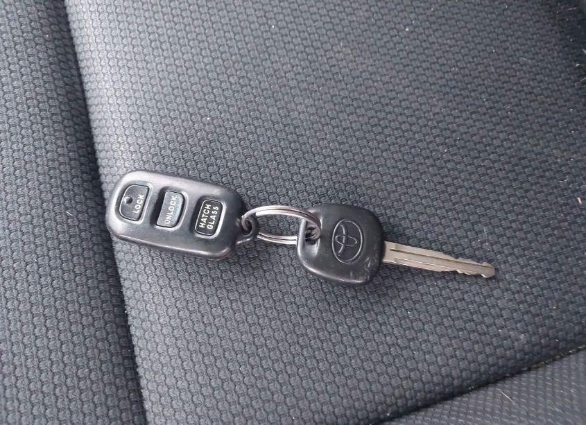 Photo 11 of 2008 Toyota Matrix XR (VIN 2T1KR32E78C715819)