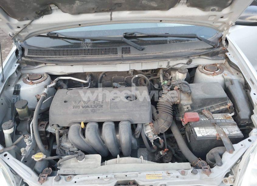 Photo 10 of 2005 Toyota Matrix N/A (VIN 2T1KR32E95C320228)