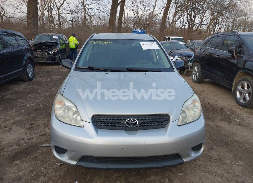 Photo 12 of 2005 Toyota Matrix N/A (VIN 2T1KR32E95C320228)