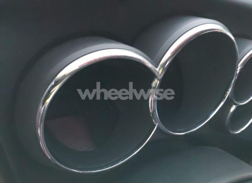 Photo 7 of 2005 Toyota Matrix (VIN 2T1KR32E95C338258)