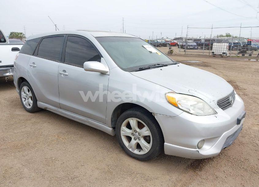 2005 Toyota Matrix XR (VIN 2T1KR32E95C376945) main photo