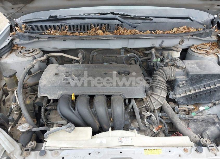 Photo 10 of 2005 Toyota Matrix XR (VIN 2T1KR32E95C376945)