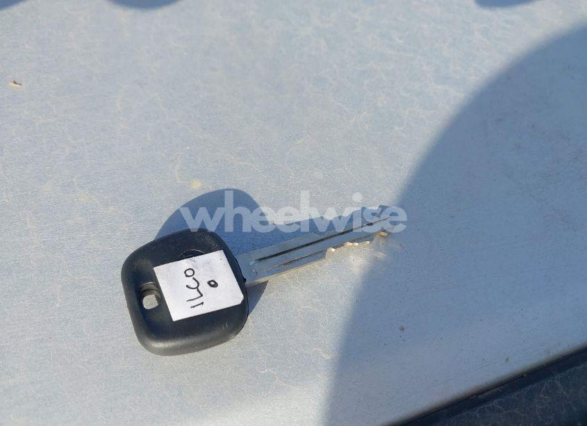 Photo 11 of 2005 Toyota Matrix XR (VIN 2T1KR32E95C376945)