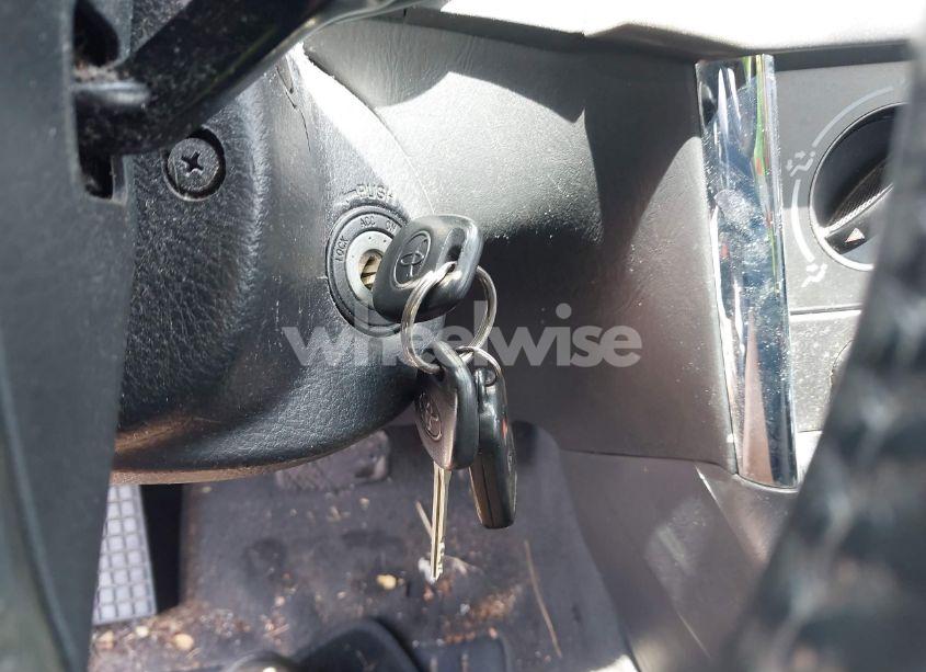 Photo 11 of 2007 Toyota Matrix XR (VIN 2T1KR32E97C649837)