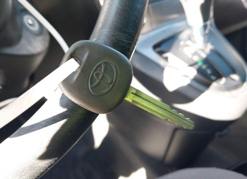 Photo 11 of 2007 Toyota Matrix (VIN 2T1KR32E97C681302)