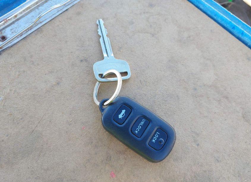 Photo 11 of 2003 Toyota Matrix STANDARD (VIN 2T1KR32EX3C081432)