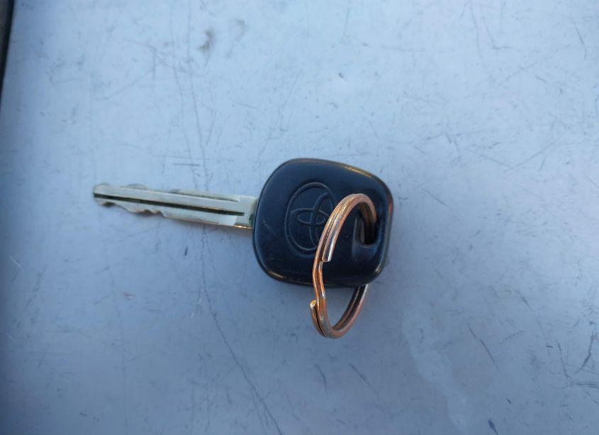 Photo 11 of 2006 Toyota Matrix XR (VIN 2T1KR32EX6C599979)