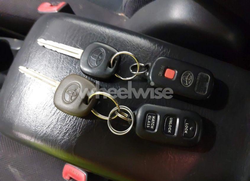 Photo 11 of 2007 Toyota Matrix XR (VIN 2T1KR32EX7C627118)