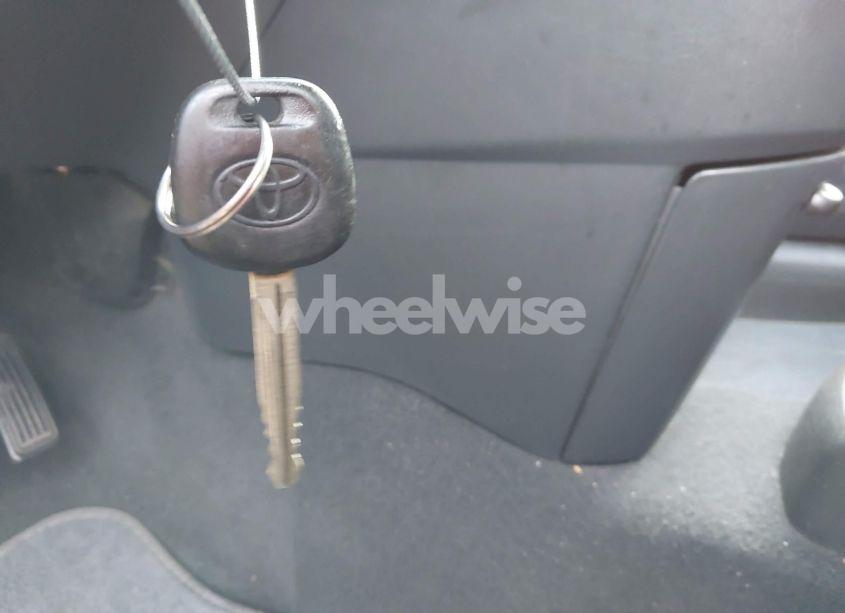 Photo 11 of 2007 Toyota Matrix (VIN 2T1KR32EX7C670809)