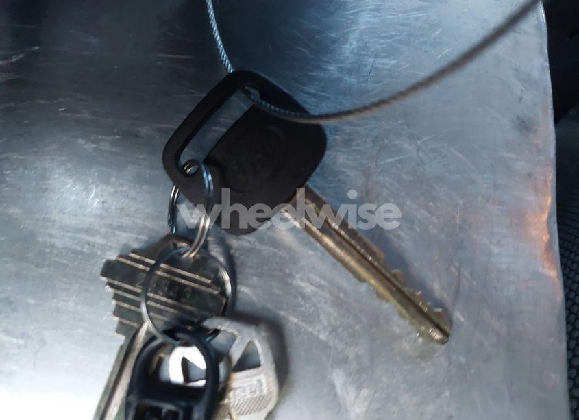 Photo 11 of 2003 Toyota Matrix XR (VIN 2T1KR38E73C071870)