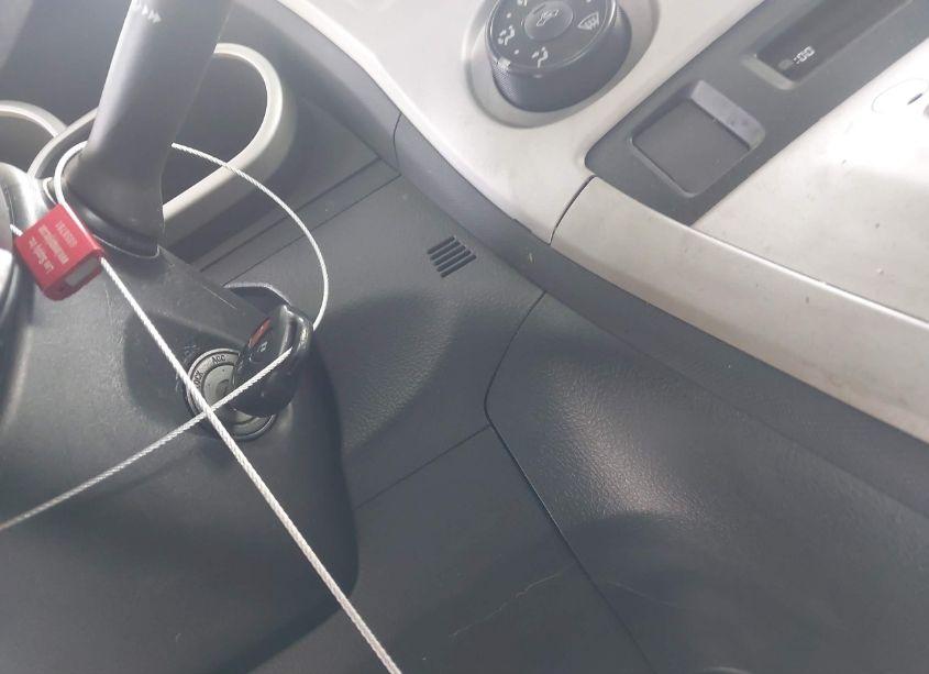 Photo 11 of 2009 Toyota Matrix (VIN 2T1KU40E09C014029)