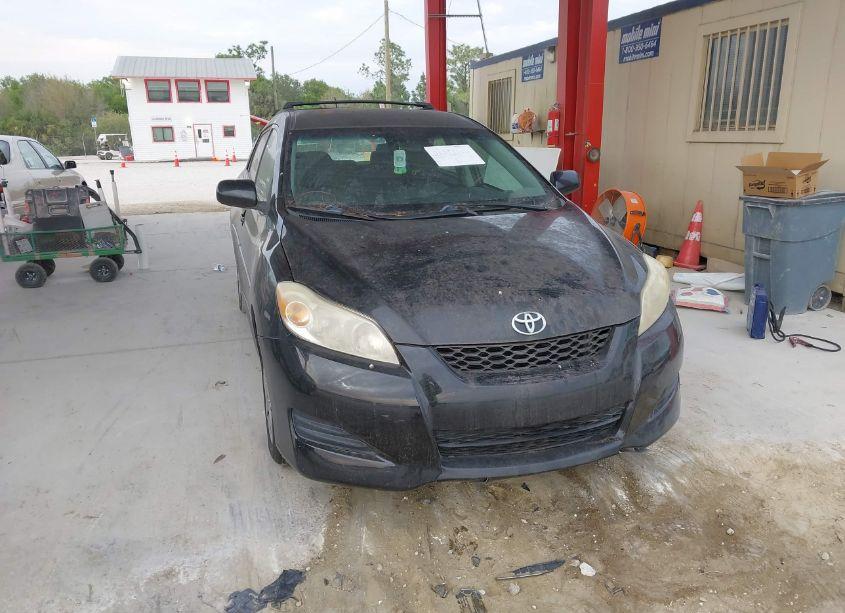 Photo 6 of 2009 Toyota Matrix (VIN 2T1KU40E09C014029)