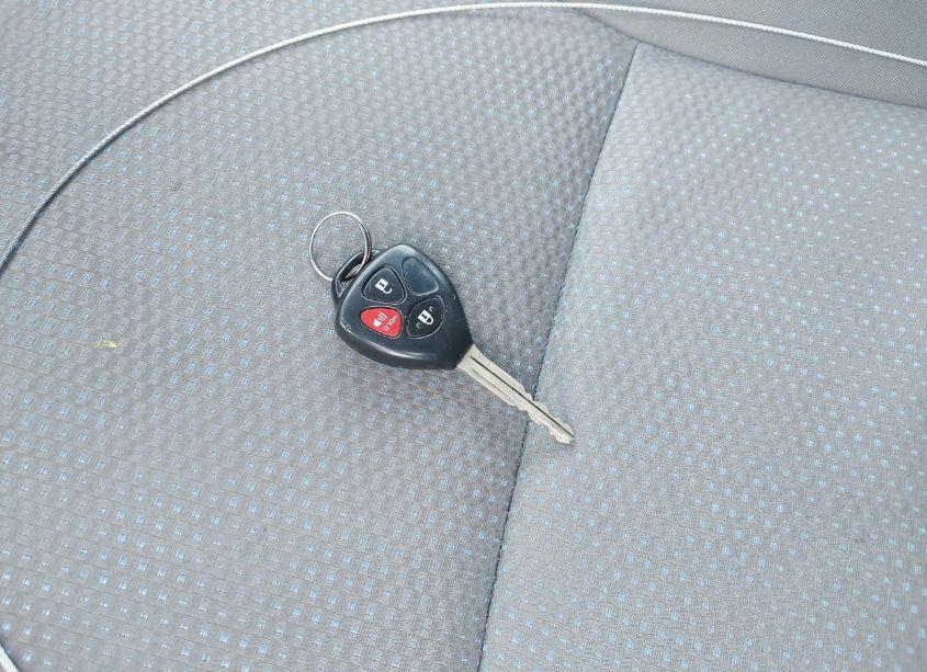 Photo 11 of 2009 Toyota Matrix (VIN 2T1KU40E09C061707)