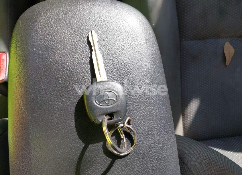 Photo 11 of 2009 Toyota Matrix (VIN 2T1KU40E19C188692)