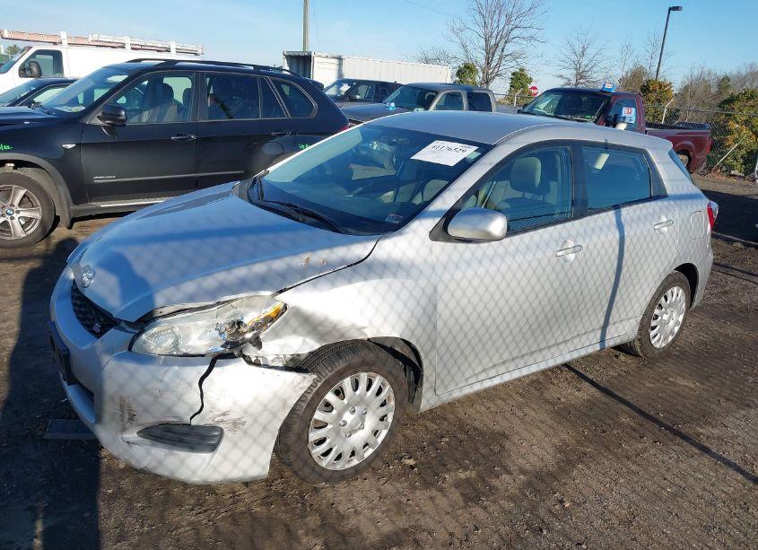 Photo 14 of 2009 Toyota Matrix (VIN 2T1KU40E29C019975)