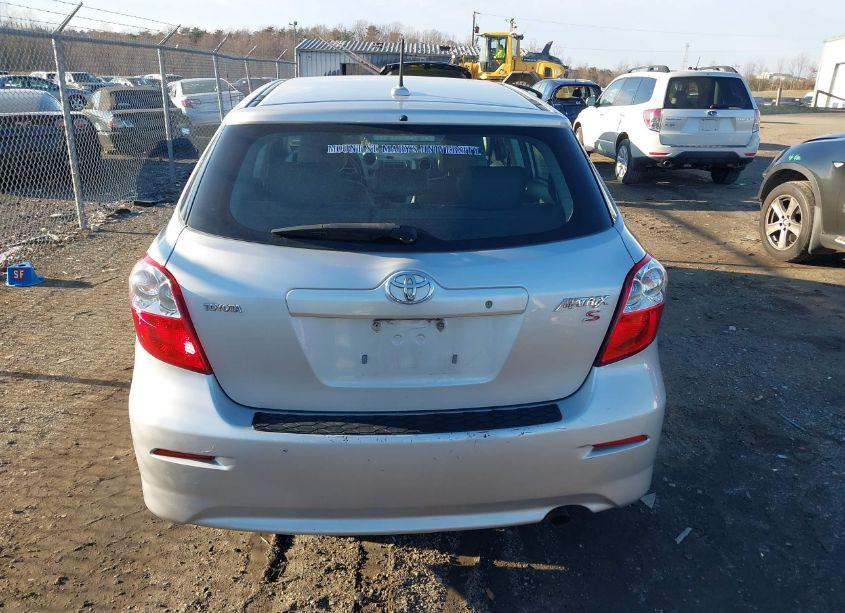 Photo 16 of 2009 Toyota Matrix (VIN 2T1KU40E29C019975)