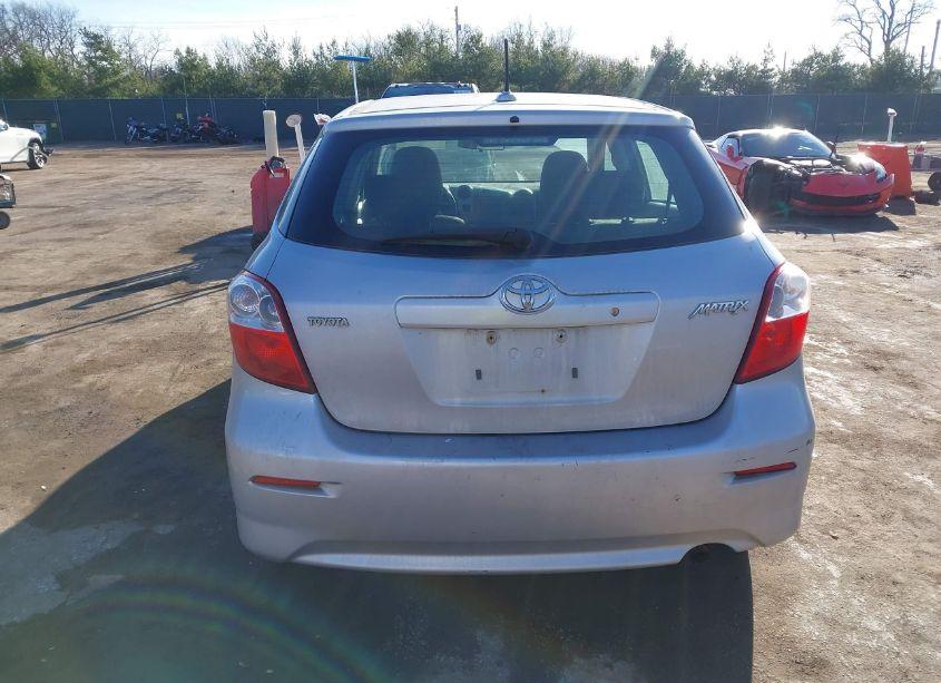 Photo 17 of 2009 Toyota Matrix (VIN 2T1KU40E29C101186)