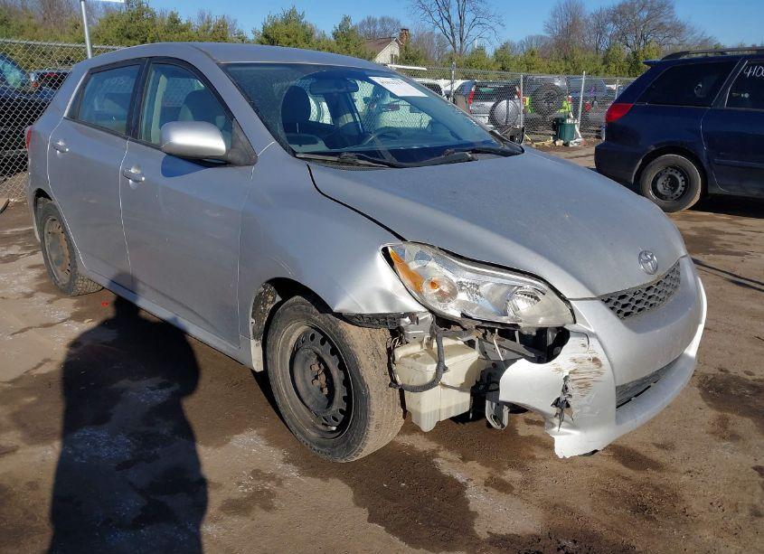 Photo 6 of 2009 Toyota Matrix (VIN 2T1KU40E29C101186)