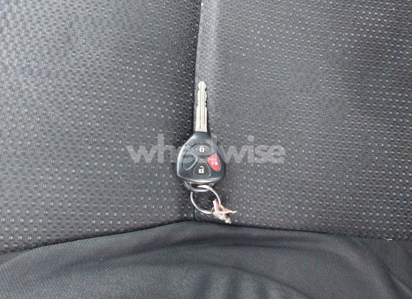 Photo 11 of 2009 Toyota Matrix (VIN 2T1KU40E29C124970)