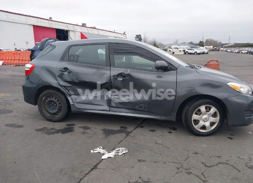 Photo 6 of 2009 Toyota Matrix (VIN 2T1KU40E29C124970)